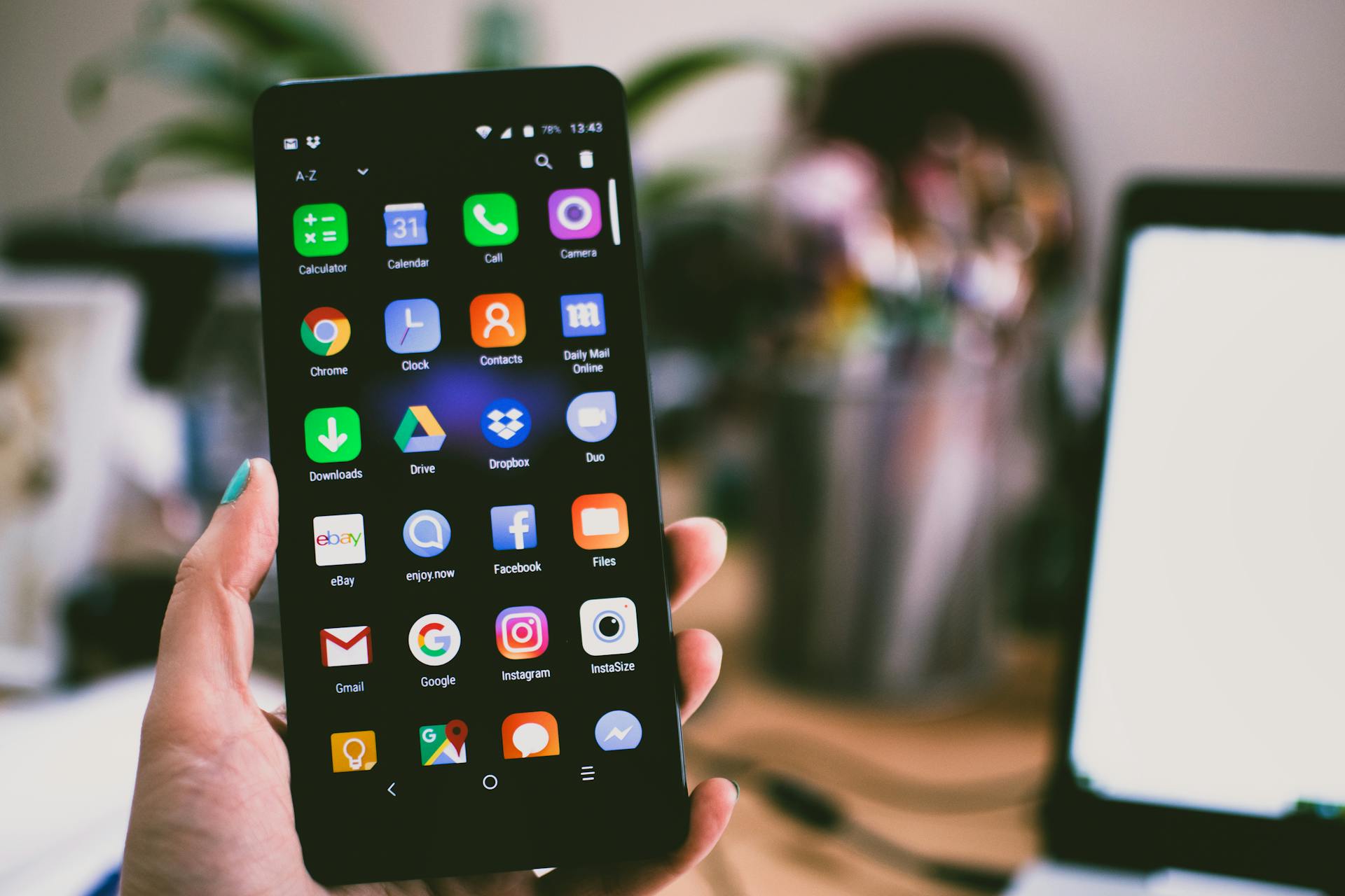 applications apprendre français, apps FLE, application mobile FLE, apprentissage ludique, vocabulaire, grammaire, conjugaison, immersion linguistique, quiz interactifs, dictées en ligne, exercices audio, suivi de progression, notifications d’apprentissage, flashcards, reconnaissance vocale, supports vidéo, tutoriels, tests de niveau, parcours personnalisé, dialogues interactifs, gamification, community learning, accessibilité offline, correction automatique, apprentissage asynchrone, modules thématiques, interface intuitive, ressources multimédias, coaching virtuel, immersion culturelle