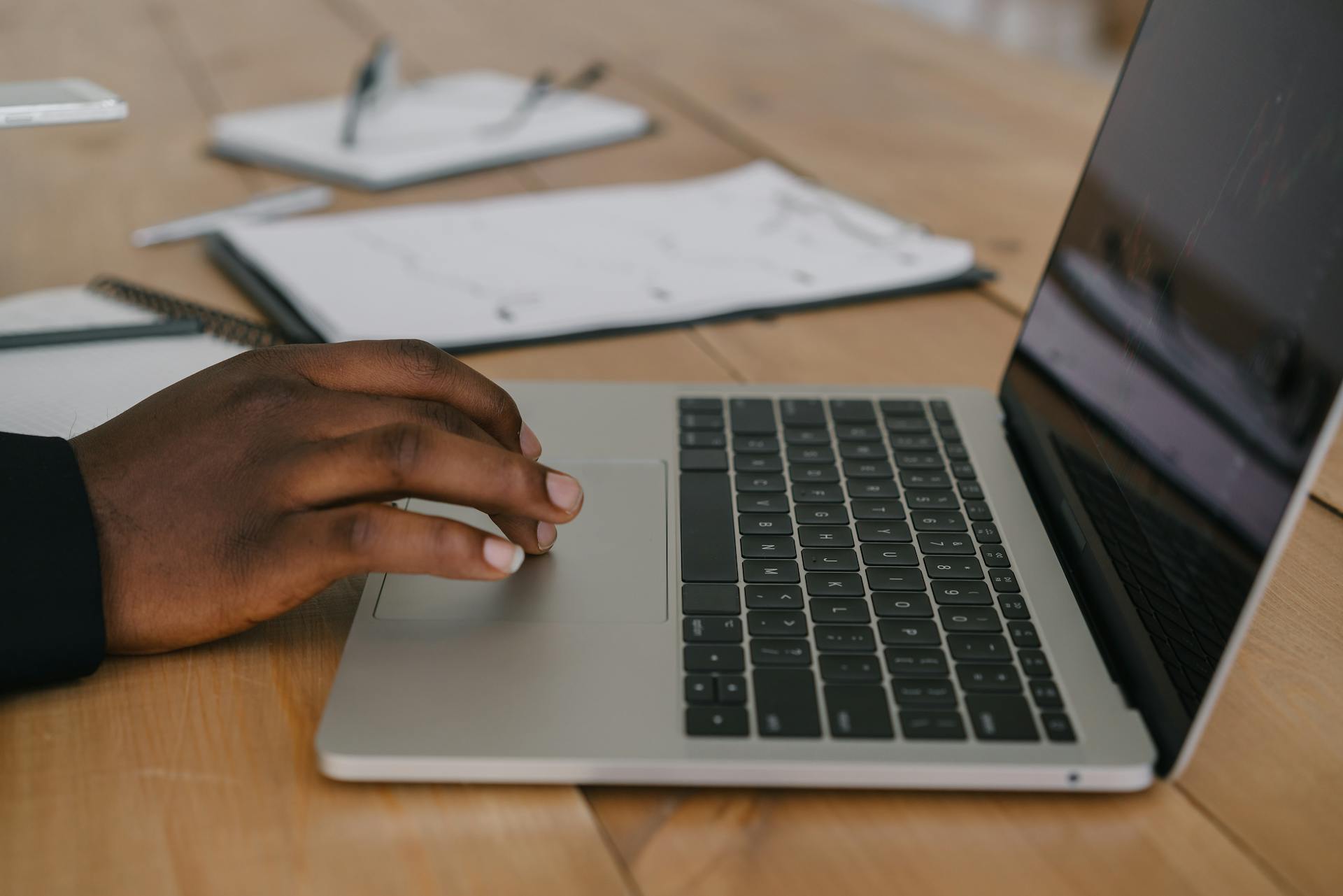 écriture inclusive, langage épicène, accords de genre, accord de proximité, double flexion, point médian, pronom iel, formulations neutres, féminisation des titres, neutralisation des stéréotypes, communication inclusive, UX writing inclusif, charte éditoriale, rédaction professionnelle, RH et diversité, D&I, accessibilité du langage, guides stylistiques, microcopy inclusive, formation rédaction, e-learning, blended learning, bootcamp, webinar, Qualiopi, CPF, RNCP, ORSYS, Cegos, CNAM, Paris, Lyon, Marseille, Toulouse, Lille, Nantes, Strasbourg, Bordeaux, Montpellier, Rennes